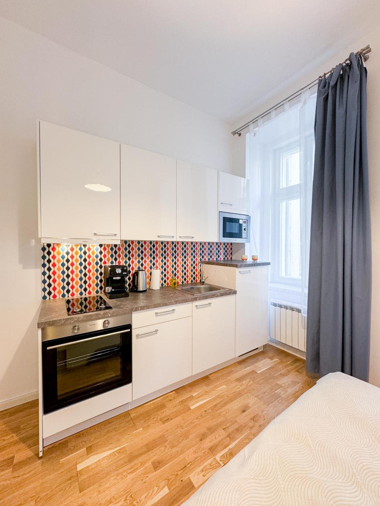 Turnkey I Wenceslas Square Apartments Прага Екстер'єр фото
