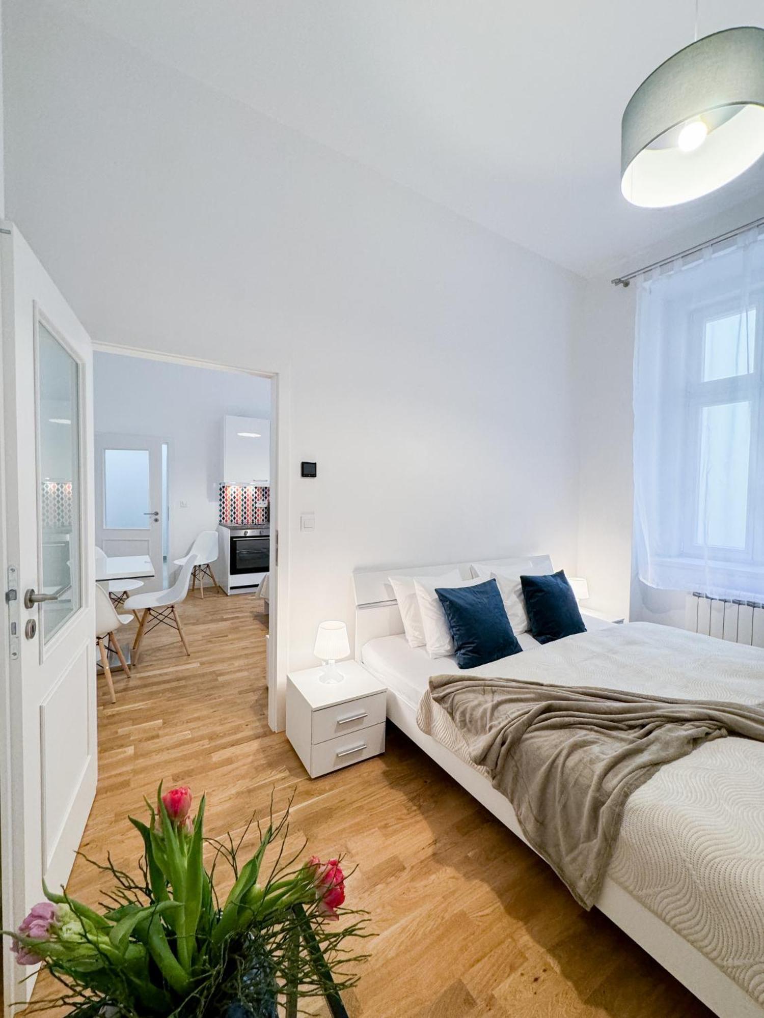 Turnkey I Wenceslas Square Apartments Прага Екстер'єр фото
