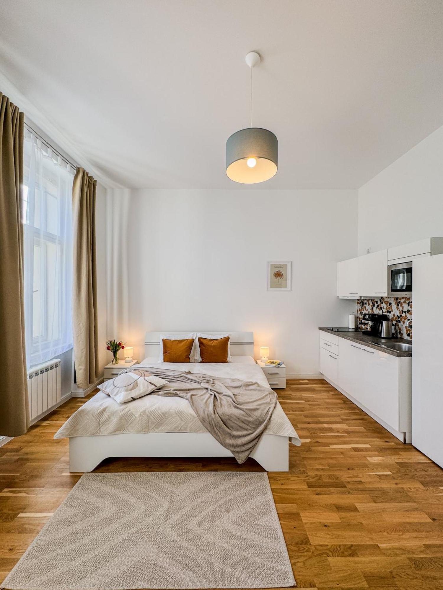 Turnkey I Wenceslas Square Apartments Прага Екстер'єр фото