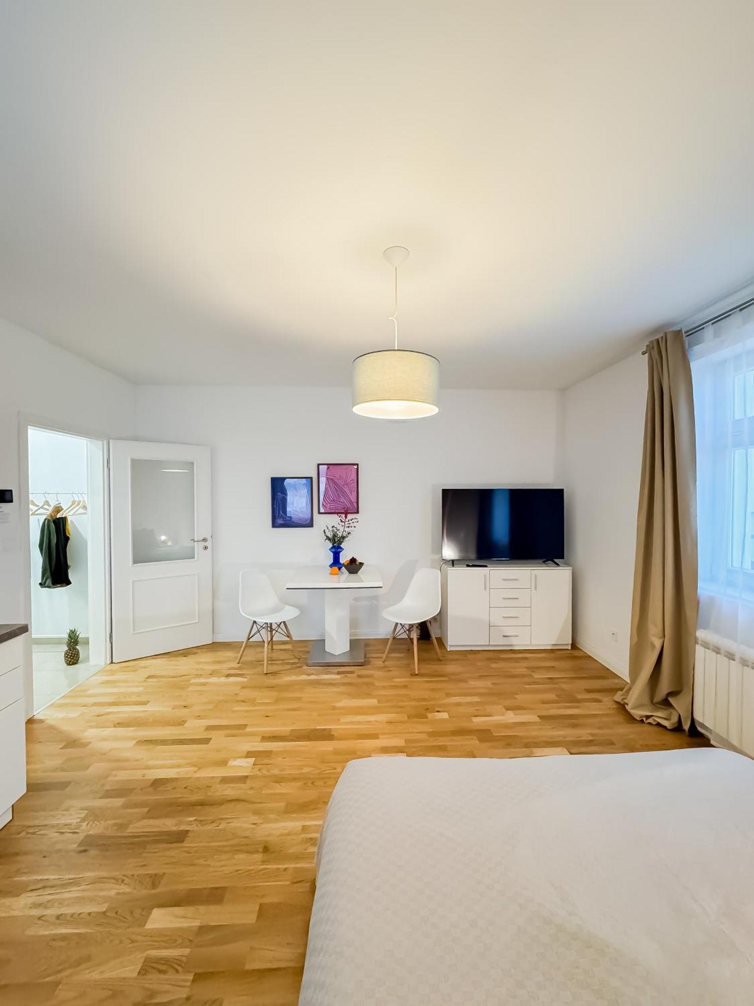 Turnkey I Wenceslas Square Apartments Прага Номер фото